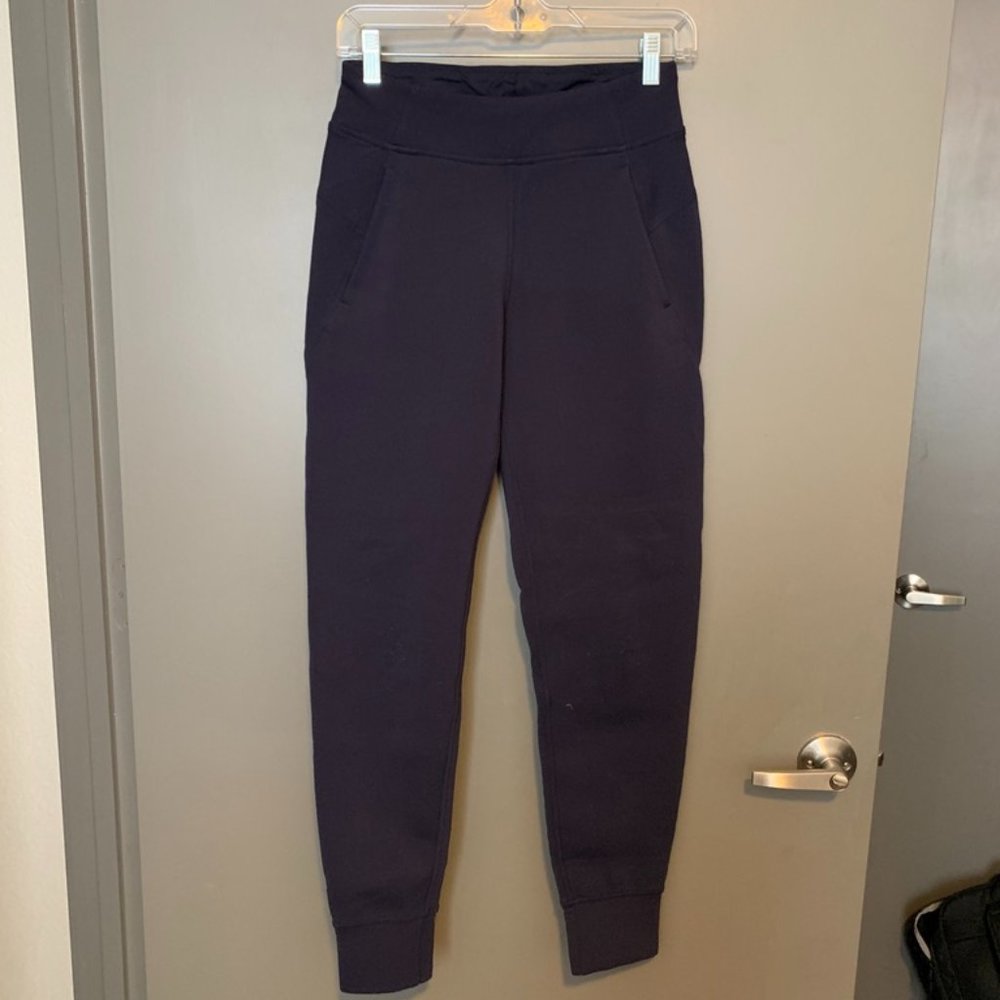 Lululemon navy blue scuba jogger